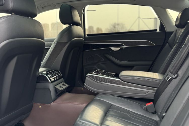 奥迪A8 2019款 A8L 50 TFSI quattro 舒适型中控内饰7003