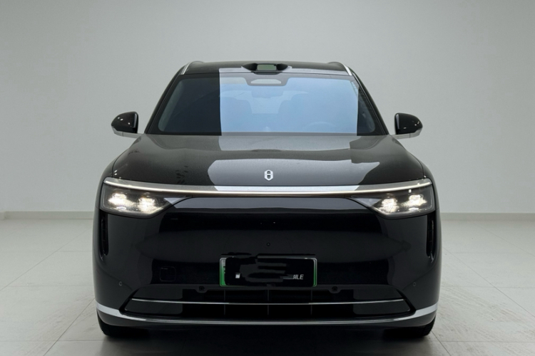 鸿蒙智行 问界M8 2025款 增程 Max+版 53.4kWh 6座版车身外观6005