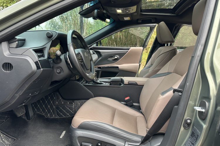 雷克萨斯ES 2021款 200 卓越版局部细节19