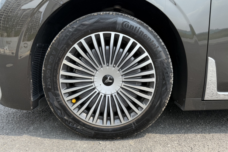 岚图汽车 岚图梦想家 2025款 PHEV 四驱尊贵鲲鹏版车身外观6008