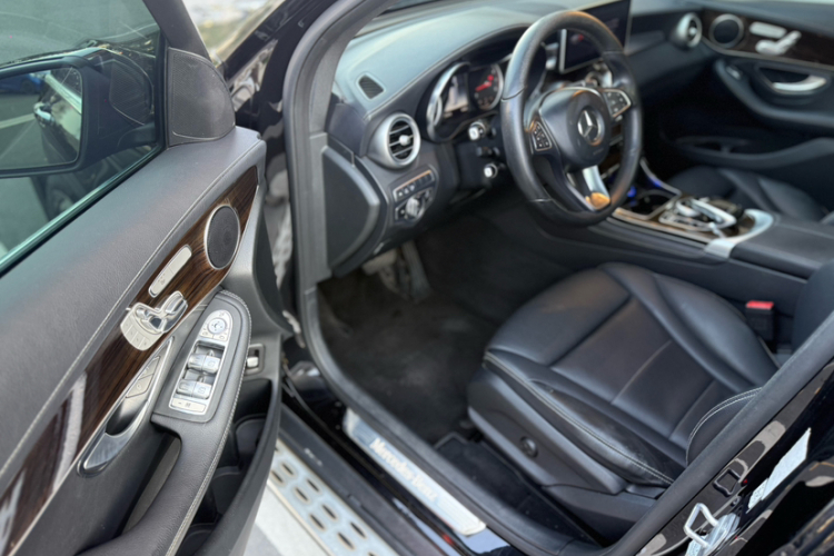 奔驰GLC 2019款 改款 GLC 260 L 4MATIC 豪华型中控内饰7009