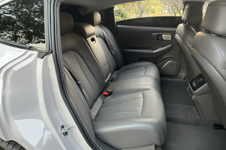 飞凡汽车 飞凡F7 2023款 改款 性能Pro版中控内饰7006