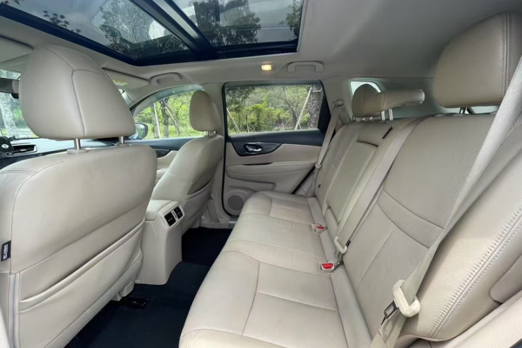 日产 奇骏 2017款 2.0L CVT舒适版 2WD中控内饰7007