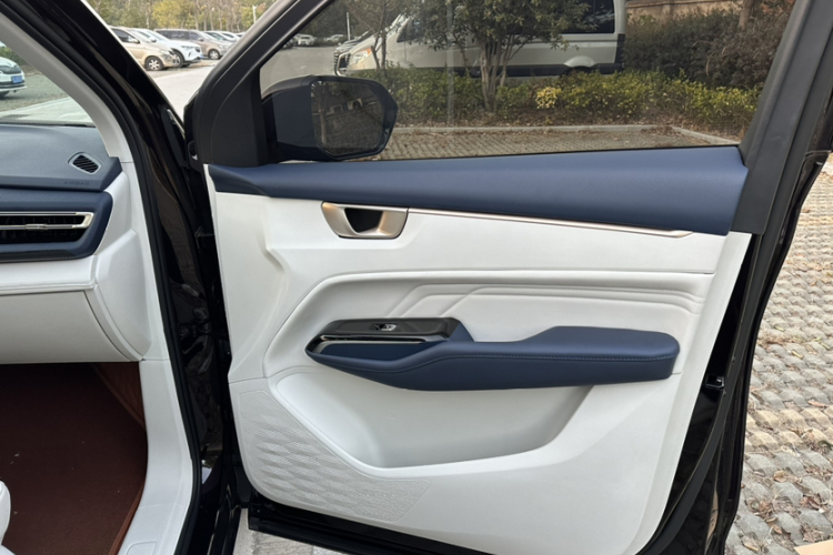 五菱汽车 五菱凯捷 2023款 2.0L DHT奢享型局部细节9002