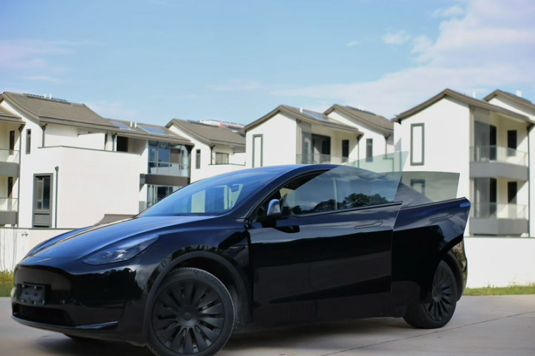 特斯拉 Model Y 2022款 改款 后轮驱动版车身外观6004