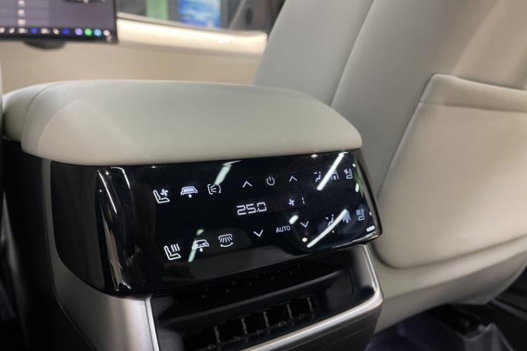 长安启源E07 2025款 增程 四驱 39kWh Ultra高性能版中控内饰7007