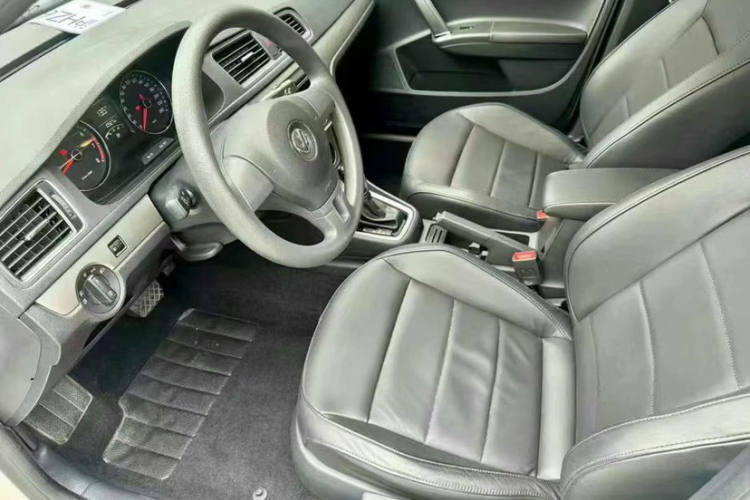 大众 朗逸 2013款 改款经典 1.6L 自动舒适版中控内饰7002