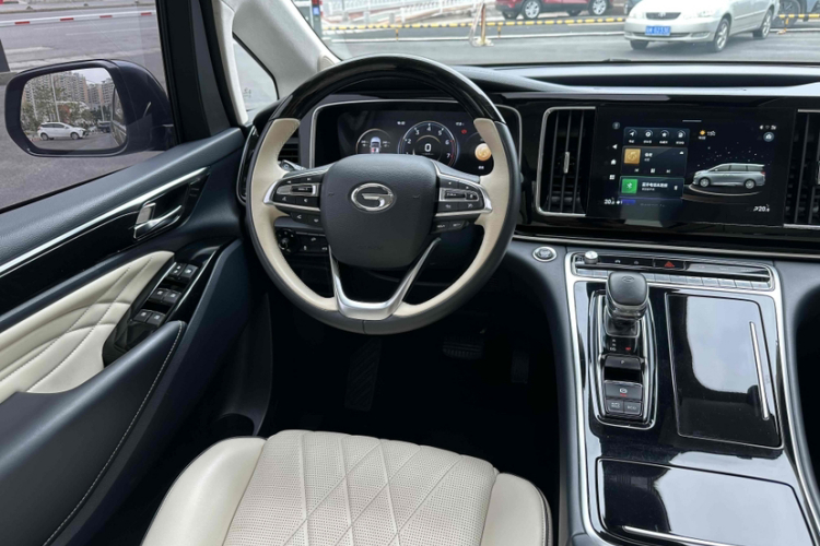 广汽传祺 传祺M8 2021款 大师系列 390T 四座御尊版中控内饰7003