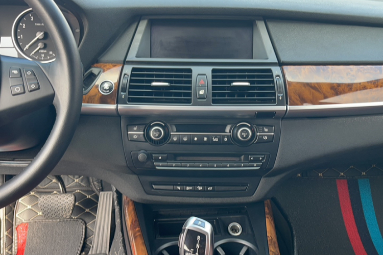 宝马X5(进口) 2011款 xDrive35i 领先型局部细节16
