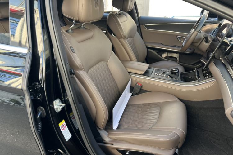 比亚迪 汉 2020款 DM 四驱性能版尊贵型局部细节41