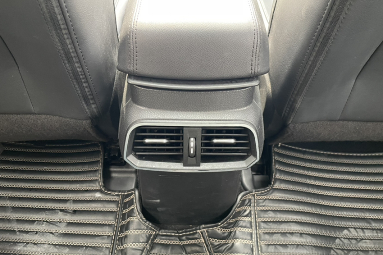 哈弗H6 2018款 红标 运动版 1.5T 手动两驱精英型局部细节9001