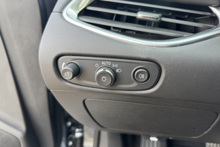 雪佛兰 迈锐宝XL 2020款 Redline 550T 自动锐联版中控内饰7008