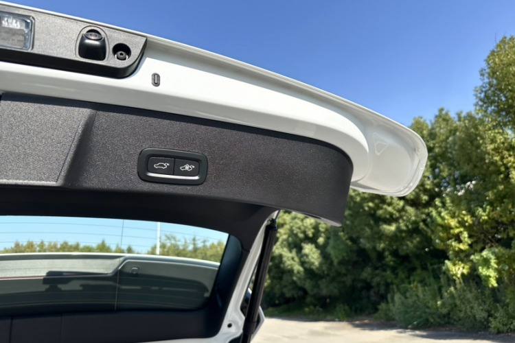 沃尔沃XC40 2024款 B3 智远运动版局部细节9003