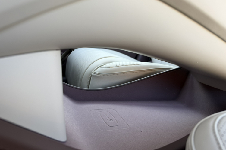 腾势Z9GT 2024款 1100四驱Max版局部细节9012