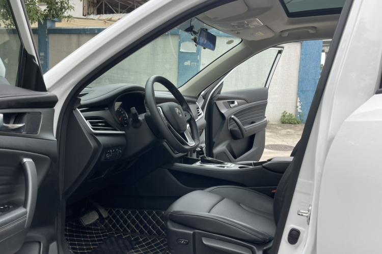 长安CS35PLUS 2019款 1.4T DCT酷联蓝鲸版局部细节19