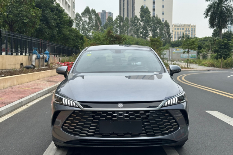 比亚迪 秦PLUS 2025款 DM-i 智驾版 55KM领先型车身外观6007