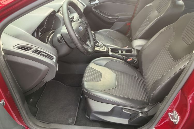 福特 福克斯 2015款 三厢 EcoBoost 180 自动精英型车身外观6008