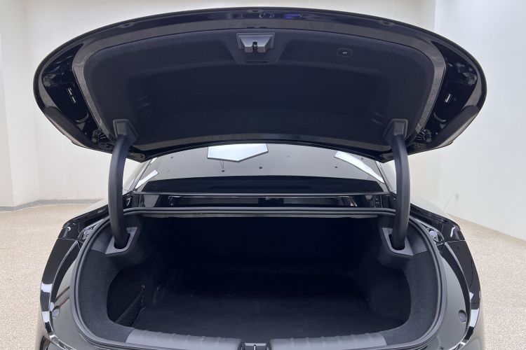 极氪007 2024款 四驱版 75kWh局部细节23