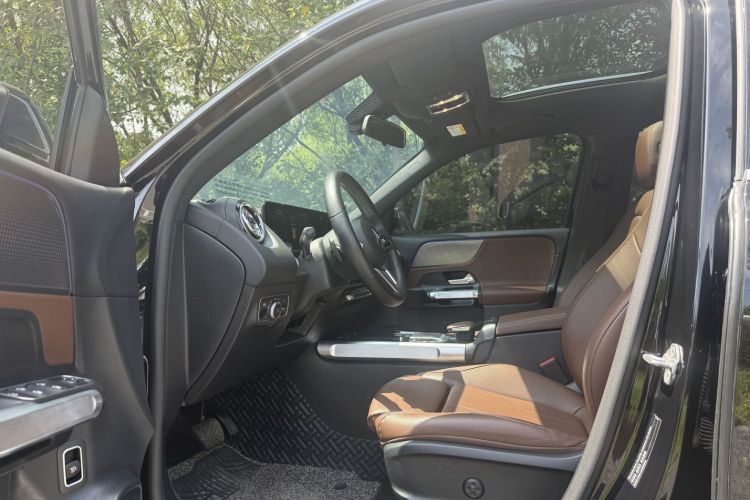 奔驰GLB 2021款 GLB 200 动感型中控内饰7008