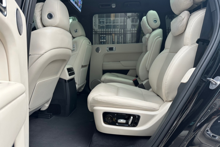 理想汽车 理想L9 2022款 Max中控内饰7002