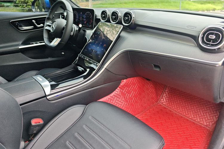 奔驰C级 2022款 改款 C 200 L 运动版中控内饰7011