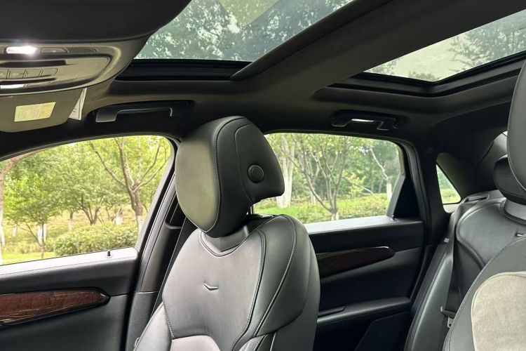 凯迪拉克CT6 2017款 28T 精英型中控内饰7006