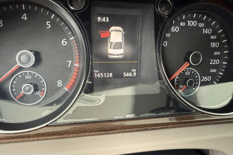 大众 迈腾 2015款 改款 1.8TSI 尊贵型中控内饰15