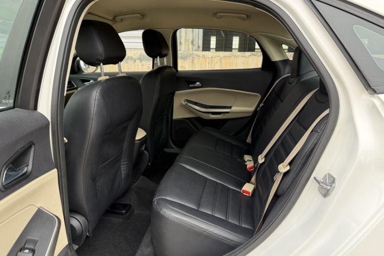 福特 福睿斯 2017款 改款 1.5L 自动舒适型中控内饰7003