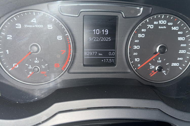 奥迪Q3 2018款 30周年年型 30 TFSI 时尚型中控内饰15