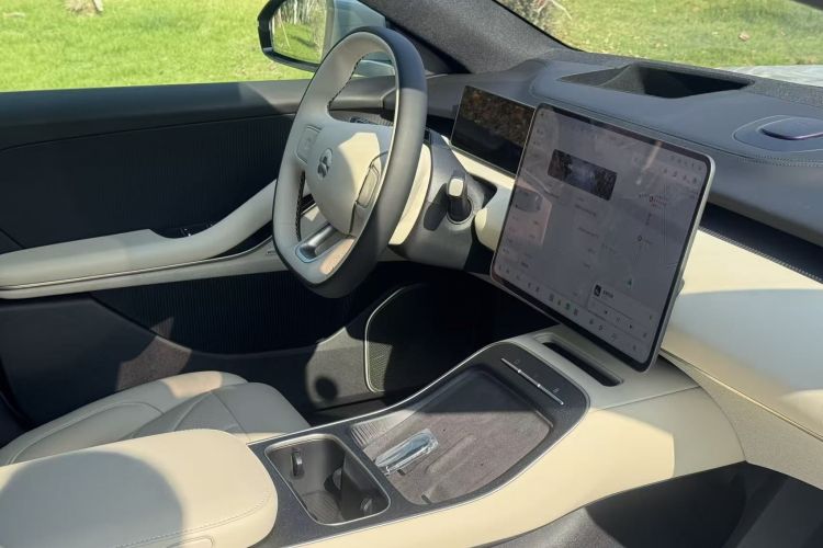 蔚来ET5T 2025款 100kWh Touring中控内饰7011