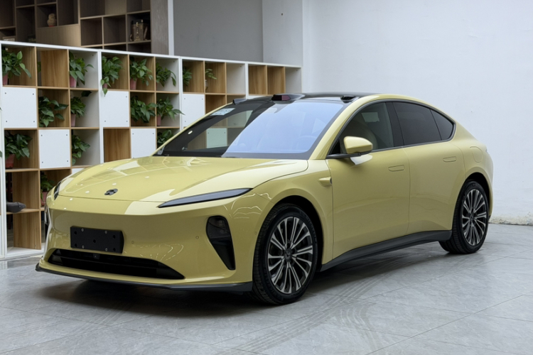 蔚来ET5 2024款 75kWh车身外观1