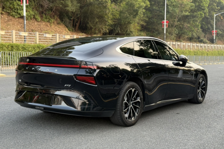 小鹏P7 2023款 586E车身外观6003