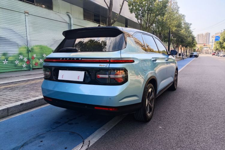 宝骏RM-5 2019款 1.5T CVT 24小时在线尊贵型 6座车身外观6006