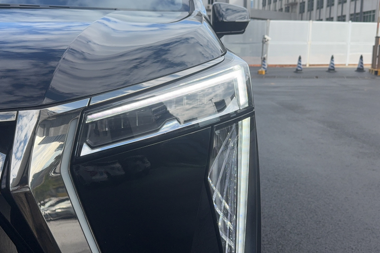 广汽传祺 传祺M8 2023款 宗师系列 双擎 旗舰版车身外观6002