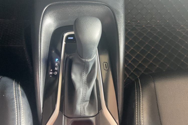 丰田 雷凌 2021款 TNGA 1.5L CVT进取版局部细节18