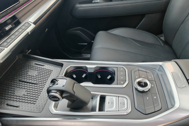 坦克400新能源 2024款 Hi4-T 越野版中控内饰7012