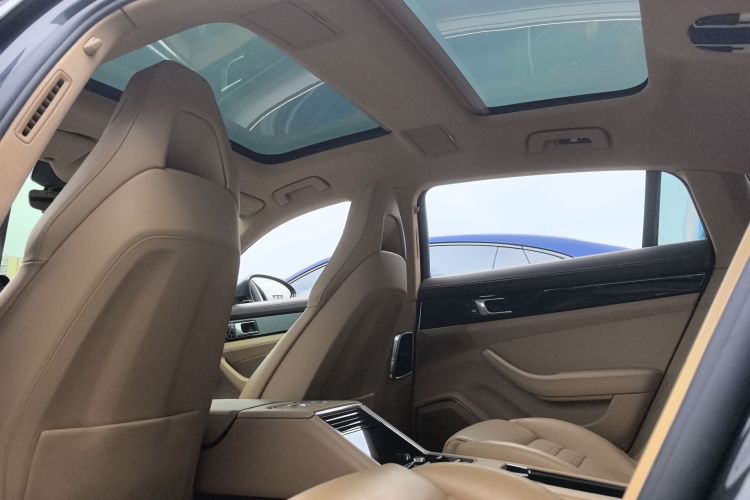 保时捷 2017款 Panamera 行政加长版 3.0T中控内饰7010
