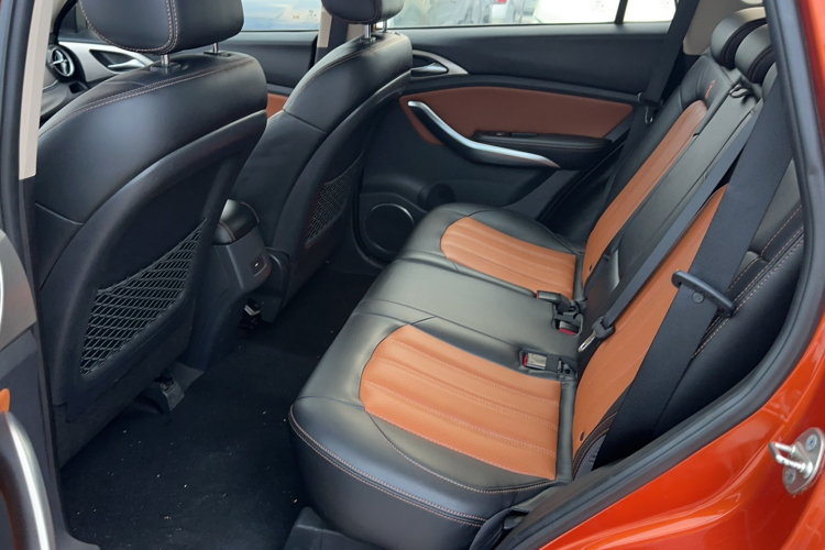 比亚迪 宋 2016款 盖世版 1.5TID 自动精英型中控内饰7002