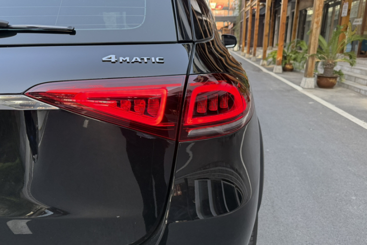 奔驰GLE 2021款 GLE 350 4MATIC 动感型车身外观6009