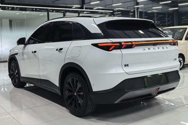 ARCFOX极狐 极狐 阿尔法T5(ARCFOX αT5) 2025款 630 神行版车身外观6005