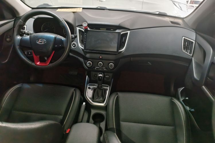 北京现代ix25 2015款 1.6L 自动两驱智能型GLS中控内饰7001