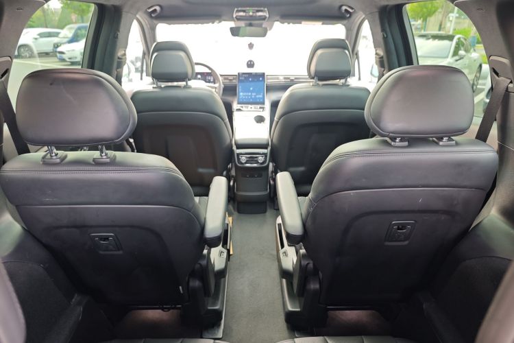 蔚来ES8 2020款 415KM 签名版 六座版中控内饰7007