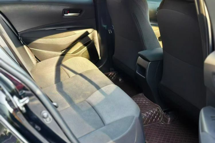 丰田 雷凌 2019款 185T CVT豪华版 国VI中控内饰7001