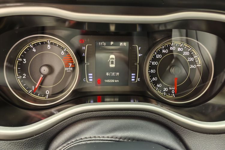 Jeep 自由光 2016款 2.4L 领先版中控内饰15