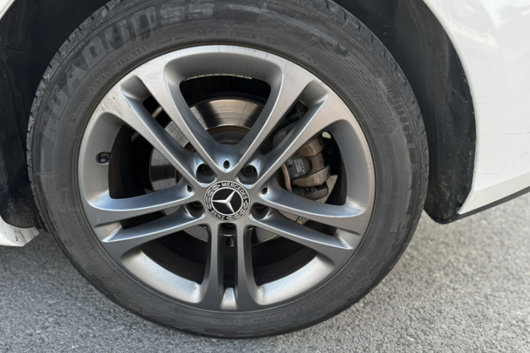 奔驰B级 2020款 B 200 动感型中控内饰7003