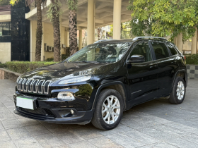 Jeep 自由光 2017款 2.0L 优越版