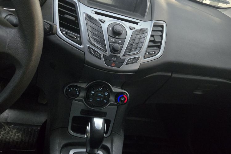 福特 嘉年华 2013款 两厢 1.5L 自动时尚型中控内饰7004