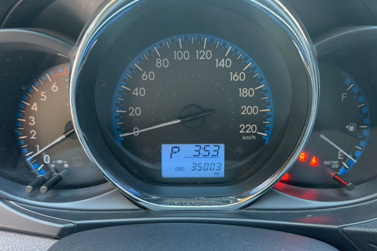 丰田 威驰FS 2019款 1.5L CVT锋驰版中控内饰15