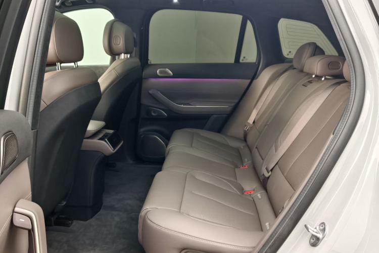 蔚来ES7 2022款 75kWh中控内饰7003