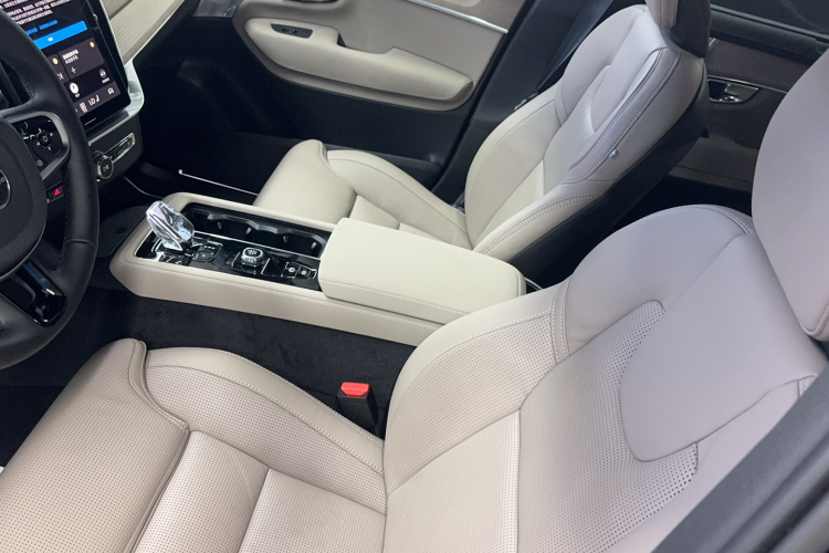 沃尔沃XC90新能源 2025款 改款 T8 智尊豪华版 7座局部细节19